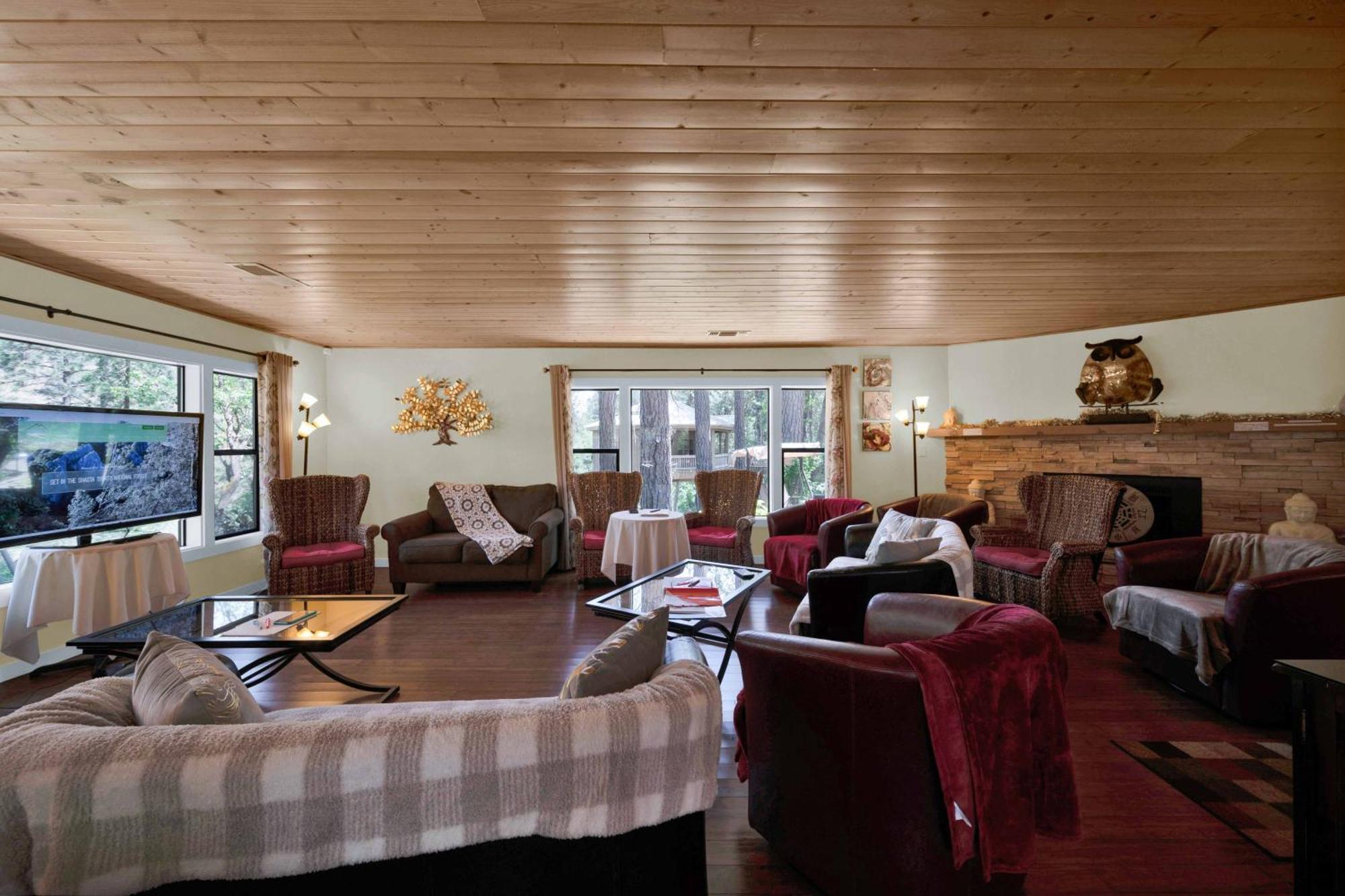 The Inn At Shasta Lake 莱克海德 外观 照片